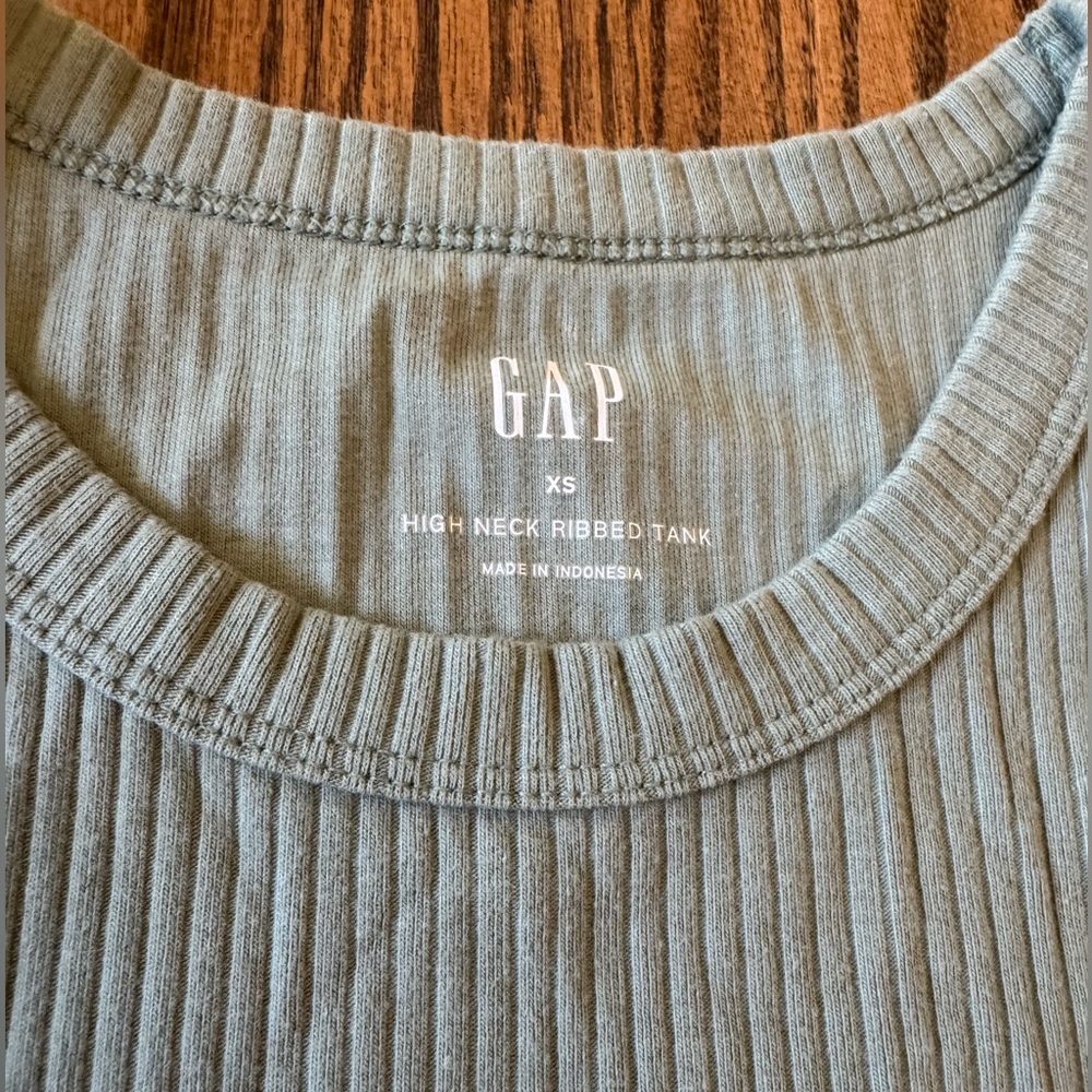 Gap Ribbed Tank - XS - Picture 2 of 3